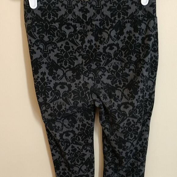 Guess  Faux "Lace" Black & Grey Legging size Small - Picture 3 of 6